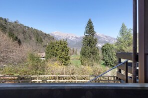 Property grounds - Apartment 'Berthold' with Mountain View, Shared Terrace and Wi-Fi (Ledro)