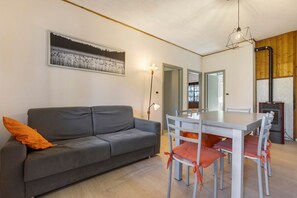 Dining - Apartment 'Berthold' with Mountain View, Shared Terrace and Wi-Fi (Ledro)