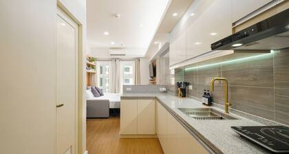 Great Holiday Vacation: 1BR Condo w/ 2 Queen Beds