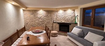 Holiday Home 'The Country House' with Private Pool, Private Garden and Wi-Fi