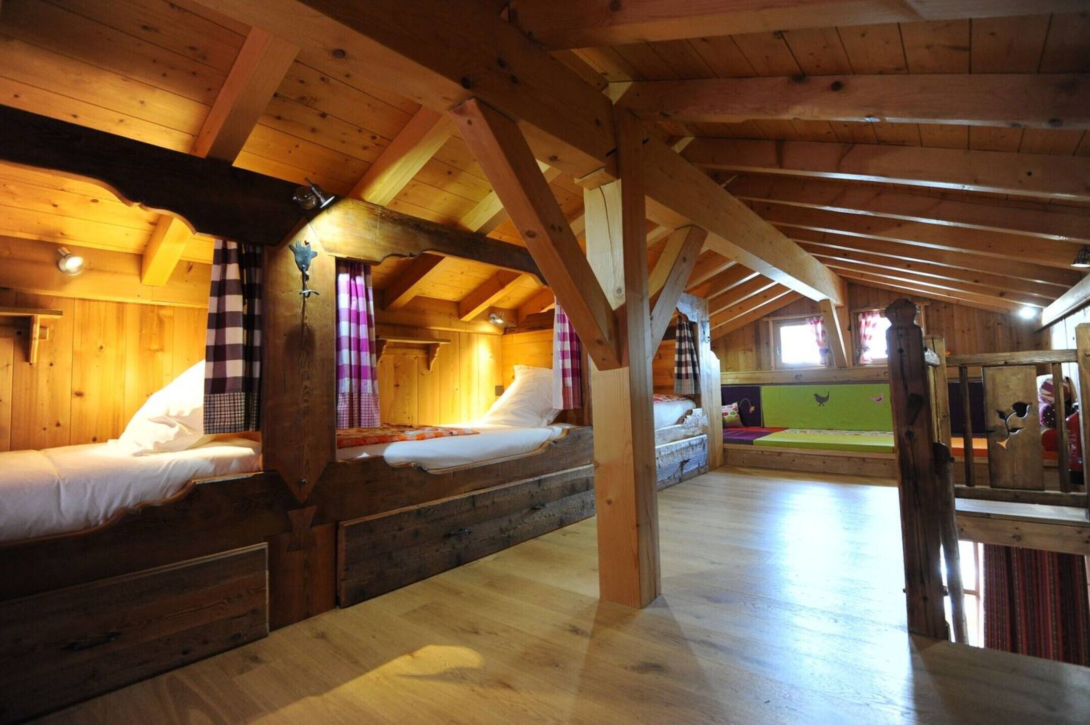 5 camere, Wi-Fi gratuito, lenzuola