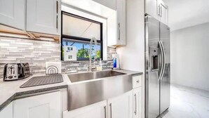 Unclassified image, 5 of 37, button - Spacious 5-bedroom house with WiFi and AC in charming Wilton Manors (Wilton Manors)