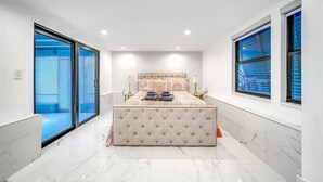 Unclassified image, 2 of 37, button - Spacious 5-bedroom house with WiFi and AC in charming Wilton Manors (Wilton Manors)