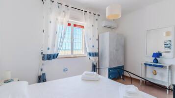 3 bedrooms, iron/ironing board, bed sheets