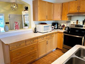 Micro-ondes, four, plaque de cuisson, lave-vaisselle