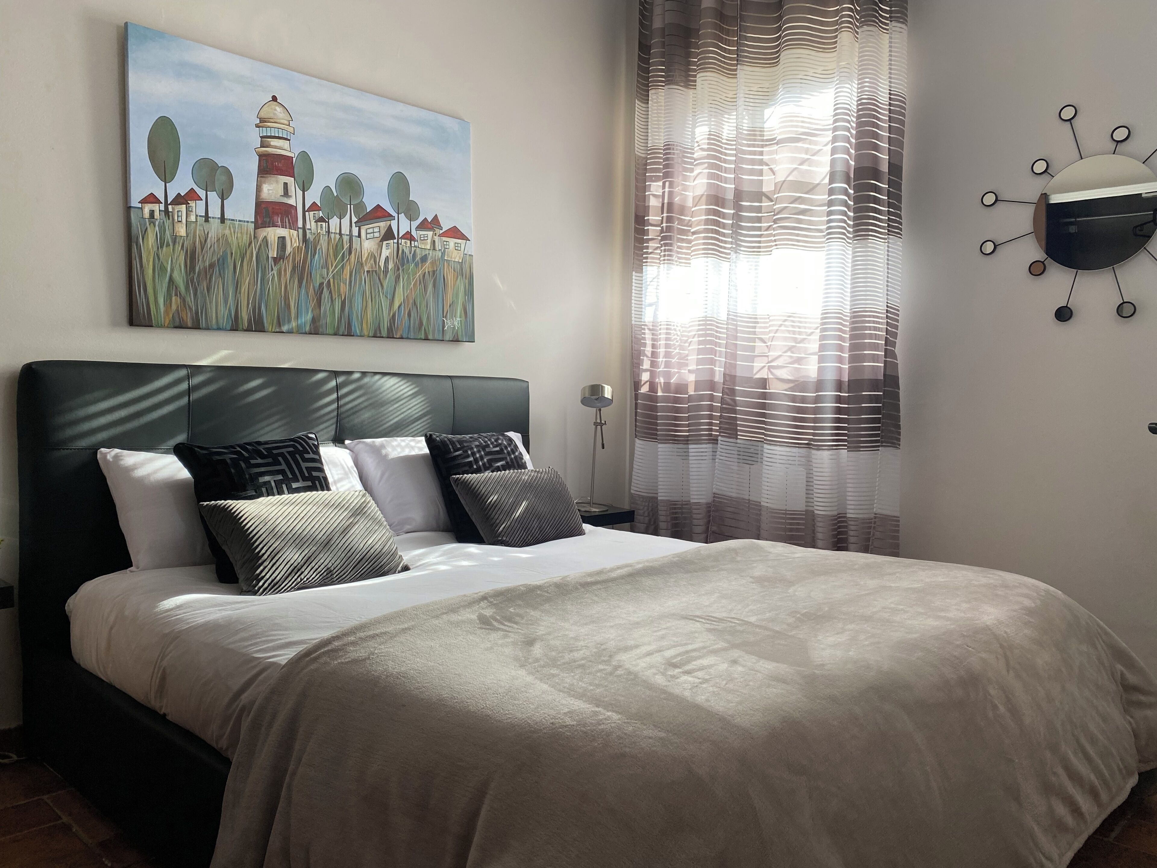 2 chambres, fer et planche à repasser, lit parapluie, Wi-Fi gratuit