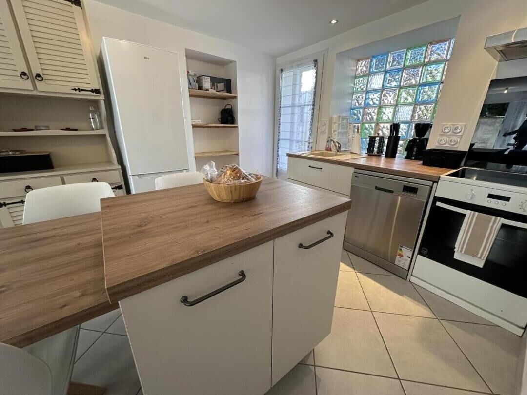 Réfrigérateur, micro-ondes, lave-vaisselle