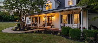 High Spirits Estate - Pool, Hot Tub, Game Room, EV charger, Sleeps 20