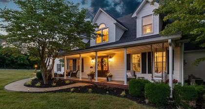 High Spirits Estate - Pool, Hot Tub, Game Room, EV charger, Sleeps 20