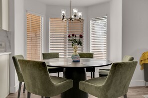 Dining - Heart of Henderson - Your ideal extended stay (Henderson)