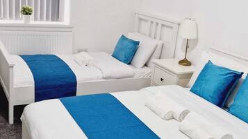 2 bedrooms, iron/ironing board, WiFi, bed sheets