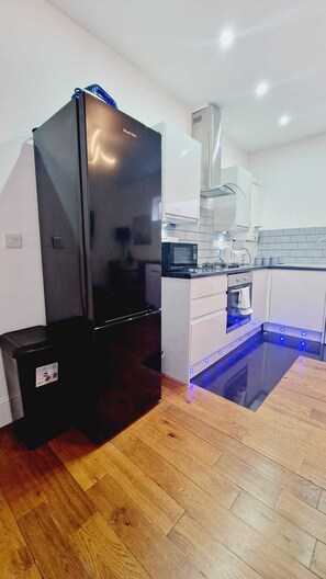 Private kitchen - 35A Kelso Street is charming 2-bedroom apartment with WiFi in Woodhouse (Woodhouse)