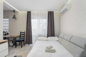 1 bedroom, iron/ironing board, WiFi, bed sheets