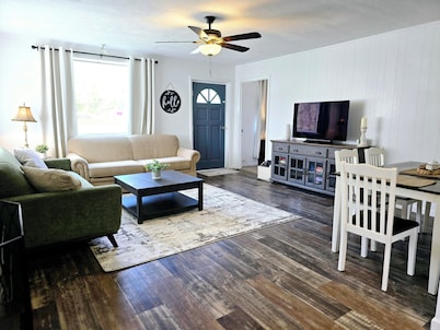 Salt Lick Creek Cottage, Peaceful Countryside, Day Trip to Nashville