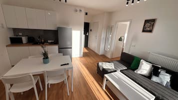 Familienapartment, Mehrere Betten, Nichtraucher, Terrasse | Individuell dekoriert, individuell eingerichtet, Verdunkelungsvorhänge