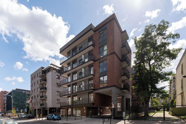 Front of property - Lineburg Villa Apartments (Warsaw)