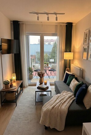 Blackout drapes, iron/ironing board, free WiFi, bed sheets - Lineburg Villa Apartments (Warsaw)