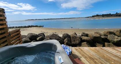 Alsea Bay Cottage! Views! Hot Tub! Dog Friendly!