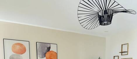 تلفزيون، مكتب