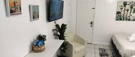 2 makuuhuonetta, Wi-Fi, vuodevaatteet