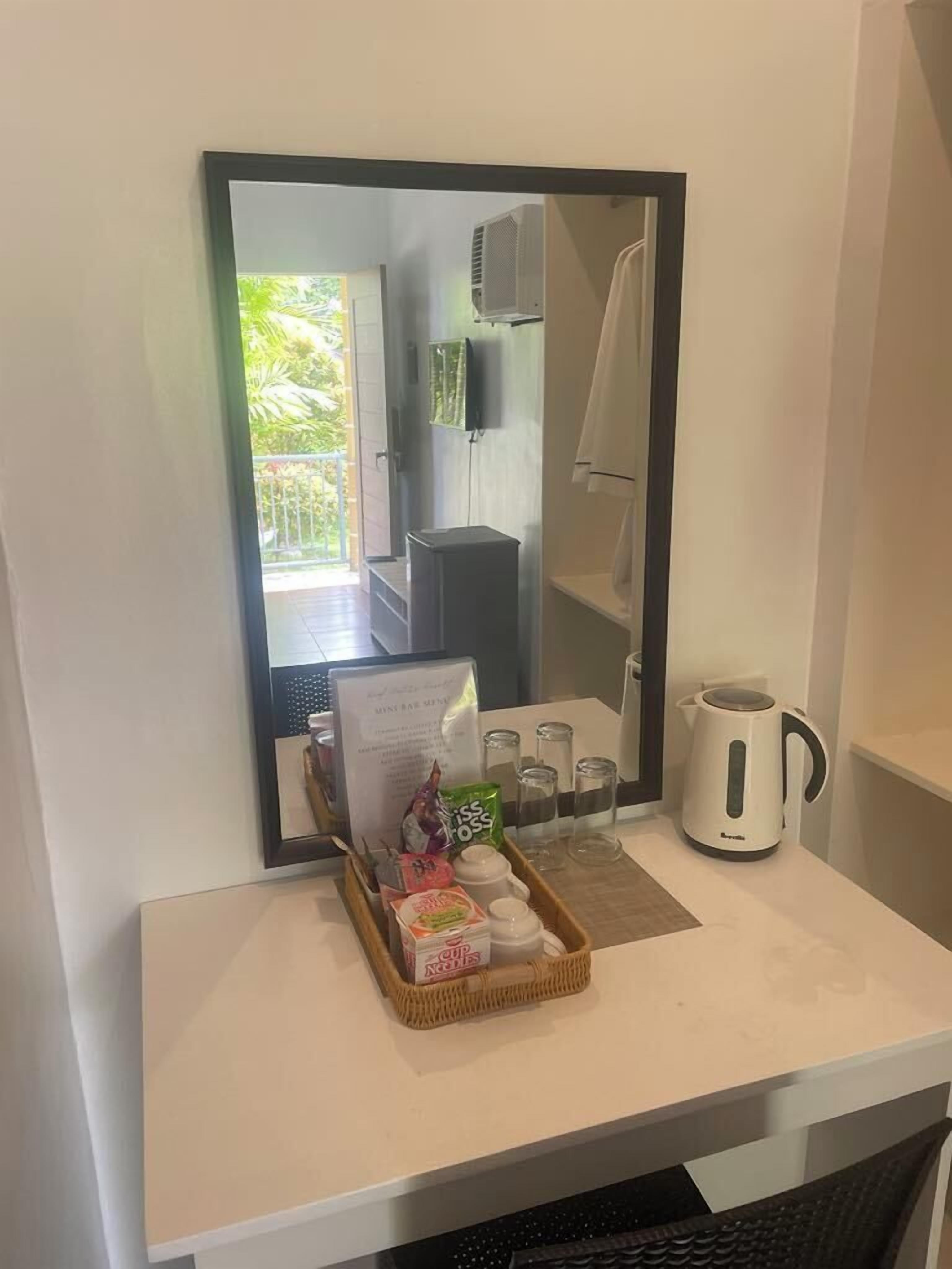 Dobbeltrom – deluxe, havutsikt | Minibar