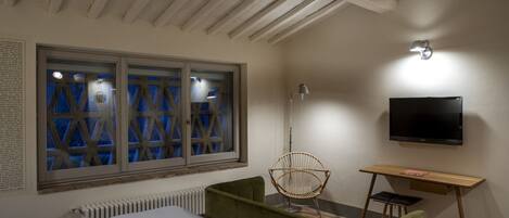 9 bedrooms, iron/ironing board, WiFi, bed sheets