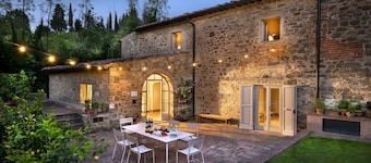 Elegant Villa with private pool inside Chianti