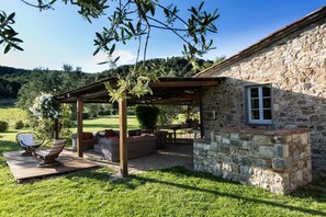 Terrace/patio - Charming Villa with Private Pool immersed in the greenery of Chianti (Panzano In Chianti)