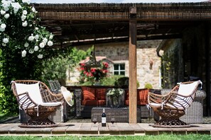 Terrace/patio - Charming Villa with Private Pool immersed in the greenery of Chianti (Panzano In Chianti)