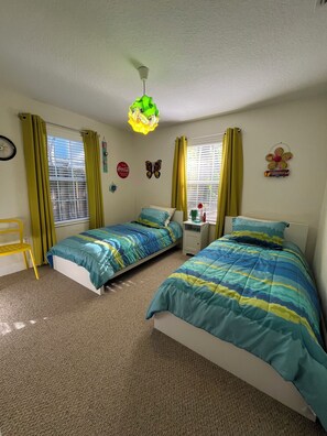 3 habitaciones, escritorio, tabla de planchar con plancha y wifi gratis 