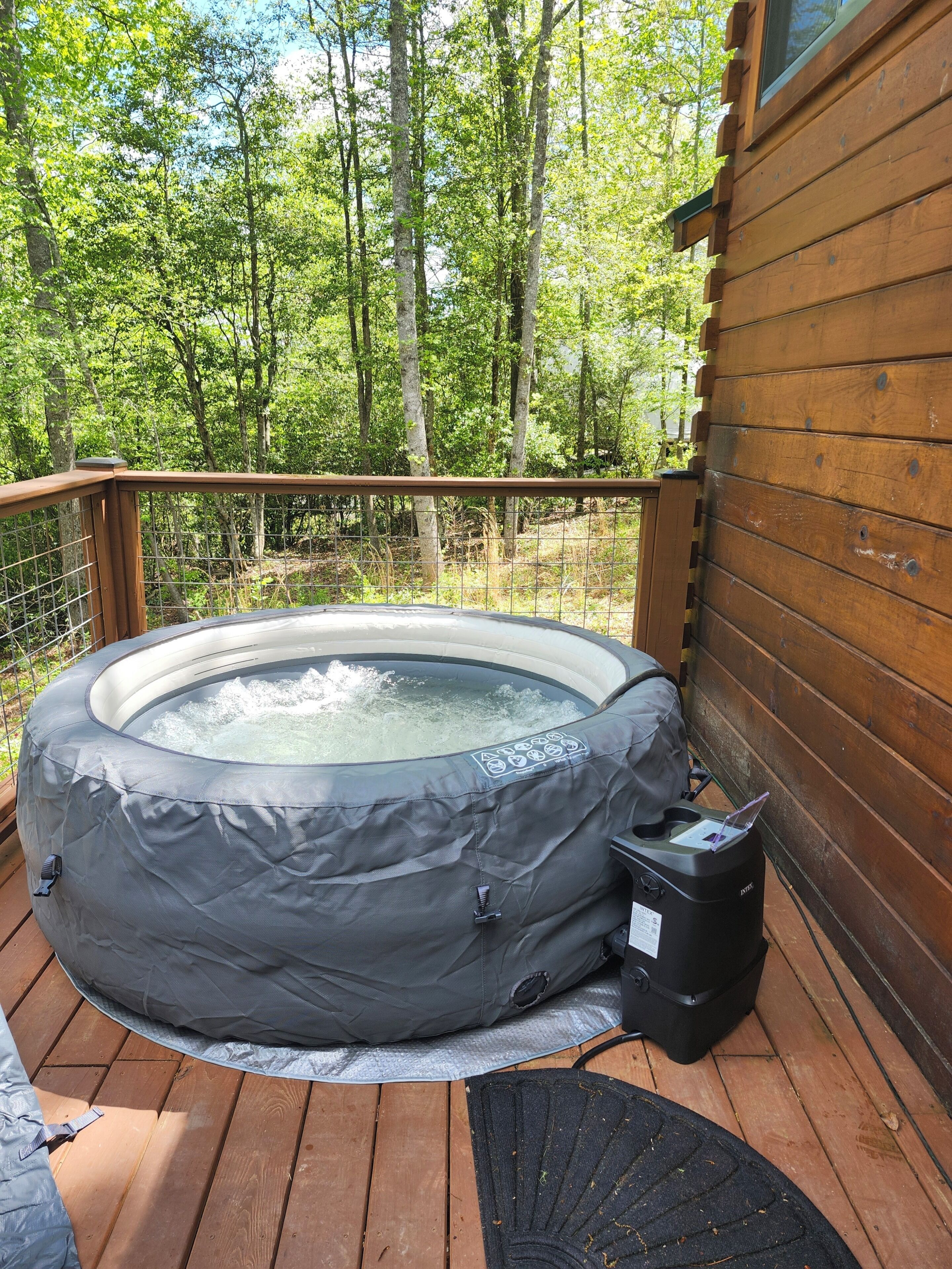 Outdoor spa tub