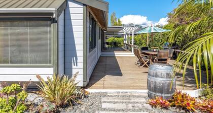 Hartlock in Onetangi - Our Island