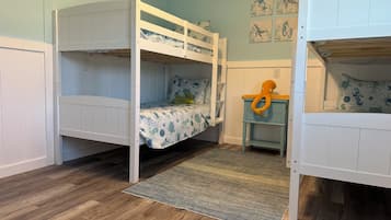 4 bedrooms, free WiFi, bed sheets