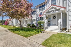Exterior - Water View Home in West Ocean City,  minutes to the Beach and Marinas with Pools (Ocean City)