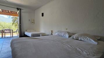 1 quarto, Wi-Fi de cortesia, roupa de cama