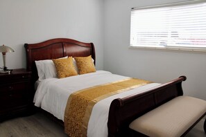 2 bedrooms, iron/ironing board, WiFi, bed sheets