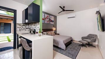 1 quarto, escrivaninha, Wi-Fi de cortesia, roupa de cama