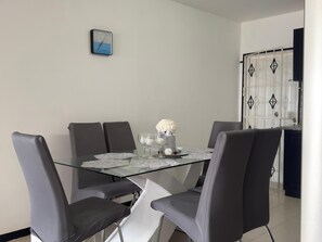 Dining - Ocean Scenery Beach House (Hellshire)