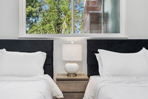 3 bedrooms, in-room safe, iron/ironing board, travel crib