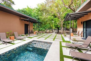 Pool - Two cozy and separate 1-bedroom cabins surrounded by nature and close to beach (Provincia de Guanacaste)
