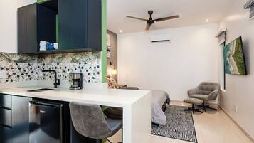 2 bedrooms, desk, free WiFi, bed sheets