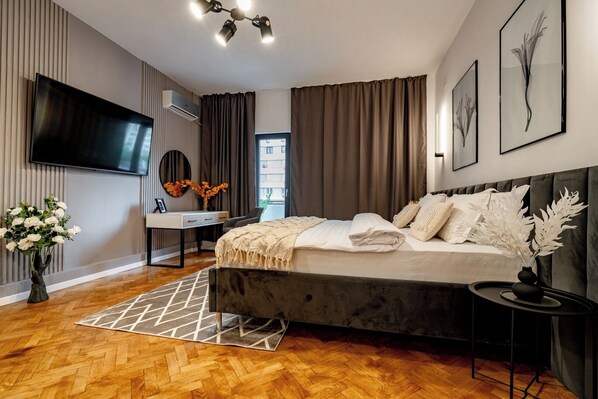 1 chambre, bureau, fer et planche à repasser, accès au Wi-Fi (inclus)
