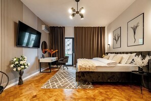 1 slaapkamer, een bureau, een strijkplank/strijkijzer, gratis wifi