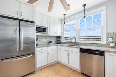 Beautiful Oceanview Townhouse in Narragansett RI with Private Beach Access