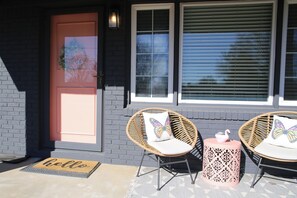 Exterior detail - The Soar House /Family Space/Clean/New 3bd/2ba in peaceful Spring Hill (Spring Hill)