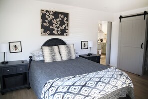 3 bedrooms, iron/ironing board, travel crib, free WiFi