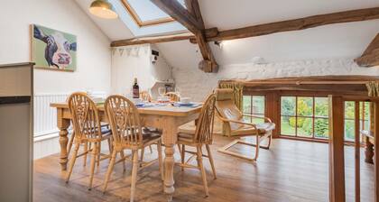 Ravendale, Kirkoswald - a cottage that sleeps 6 guests in 3 bedrooms