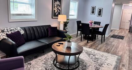 Enjoy the perfect blend of style and convenience in this apartment near Kings Daughters' Hospital and Marathon Gas. With easy access to dining, shopping, and entertainment, this apartment offers a comfortable and quiet retreat for all.