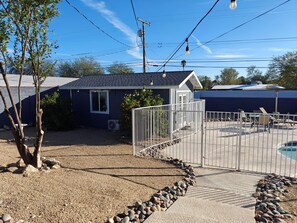 Property grounds - Quiet Midtown Oasis (Tucson)
