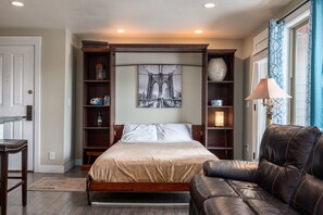 1 bedroom, iron/ironing board, free WiFi, bed sheets